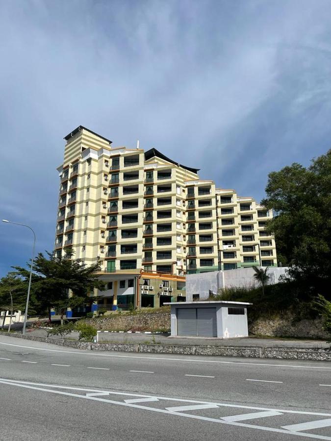 Marina Heights Hotel Residency Lumut Exterior foto